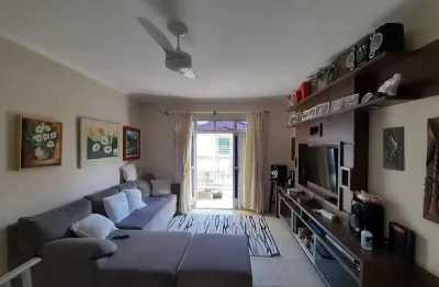 Casa à venda com 3 quartos 1 suíte, 180m² em estreito florianópolis