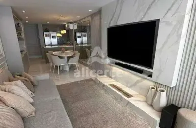 Apartamento à venda com 3 quartos 1 suíte, 96,37m² em abraão florianópolis