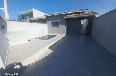 Casa lado praia com 2 quartos , piscina no bairro tupy em itanhaem