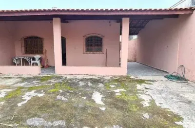 Casa no balneário gaivota á 800 metros do mar em itanhaem