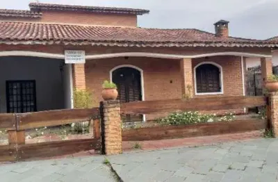 Casa lado praia á 150 metros do mar com 4 quartos e 3 banheiros no bairro bopiranga em itanhaem
