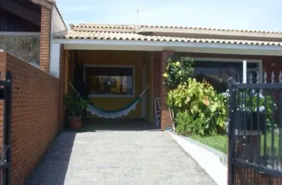 Casa lado praia á 800 metros do mar no bairro oásis em peruibe