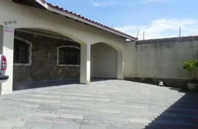 Casa no bairro maria helena novaes, em peruíbe para venda com 250 metros quadrados com 3 quartos