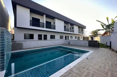 Casa em condomínio com piscina á 500 metros do mar em itanhaém/sp