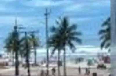 Apartamento lado praia á 100 metros do mar no bairro vila tupy em praia grande