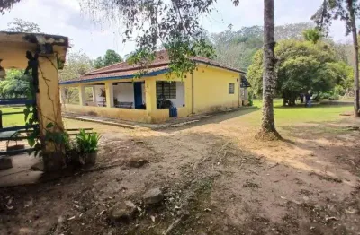 Chácara para venda possui 72600 metros quadrados com 3 quartos em zona rural - itariri - sp