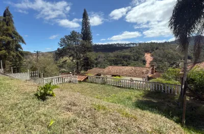 Ampla casa em bairro residencial de miguel pereira com 4 quartos