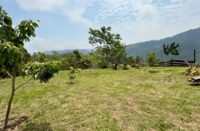 Casa seminova em miguel pereira - rj, com vista espetacular.