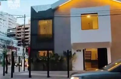 Casa comercial com 8 salas para alugar na Avenida Roberto Silveira, 476, Icaraí, Niterói