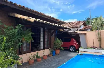 Casa com 3 dormitórios à venda, 101 m² por R$ 680.000,00 - Itaipu - Niterói/RJ