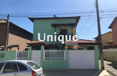 Casa duplex em condomínio com ótima infraestrutura!
