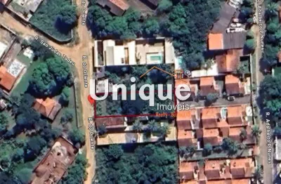 Terreno com 675m² localizado a 300 metros da lagoa!