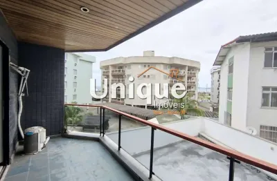 Apartamento, 3 quartos na quadra da praia do forte, à venda por r$ 890 mil.