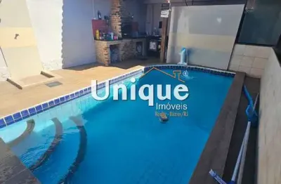 Casa com 5 quartos e piscina, no parque burle para venda ou aluguel fixo.