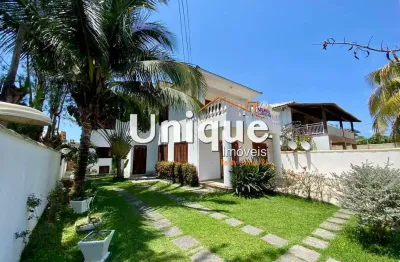 Casa estilo europeu com 5 quartos: localizada a 200m da praia do foguete!