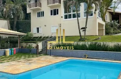 Casa de luxo - 6 quartos sendo 2 suítes - jaguaribe