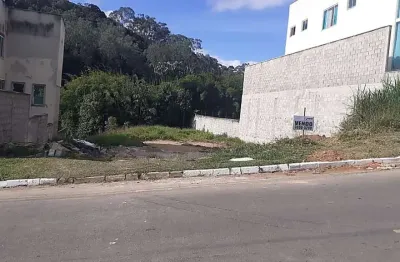 Terreno em condomínio fechado à venda na Rua João Surerus, Nova Gramado, Juiz de Fora