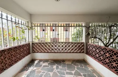 Casa com 5 quartos à venda na Rua Doutor Constantino Paleta, Centro, Juiz de Fora