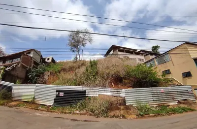 Terreno à venda na Rua José Kirchmaier, São Pedro, Juiz de Fora
