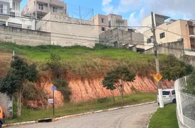 Terreno à venda na Rua Leny Lessa Carelle, São Pedro, Juiz de Fora