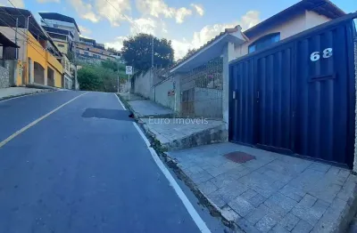 Casa com 3 quartos à venda na Rua Manoel de Castro Lessa, Eldorado, Juiz de Fora