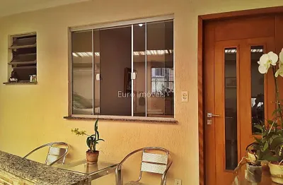Casa com 3 quartos à venda na Rua Tupi, Santa Terezinha, Juiz de Fora
