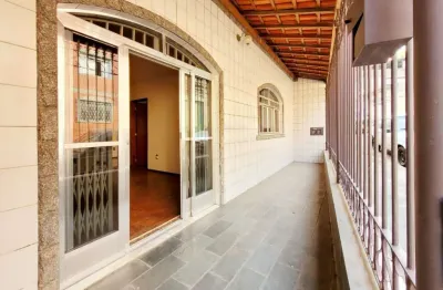 Casa com 4 quartos à venda na Rua Lemos Monteiro, Lourdes, Juiz de Fora