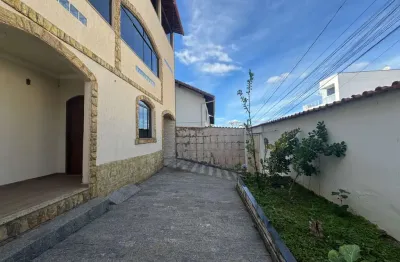 Casa com 4 quartos à venda na Rua Onofre Oliveira Salles, Santa Maria, Juiz de Fora