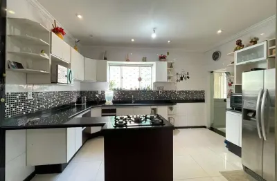 Casa com 7 quartos à venda no São Mateus, Juiz de Fora 