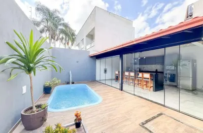 Casa com 3 quartos à venda na Rua das Ametistas, Marilândia, Juiz de Fora