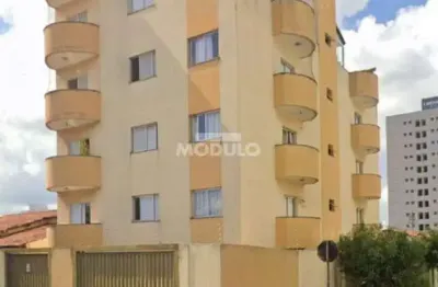 Apartamento disponível para locação no bairro santa mônica.