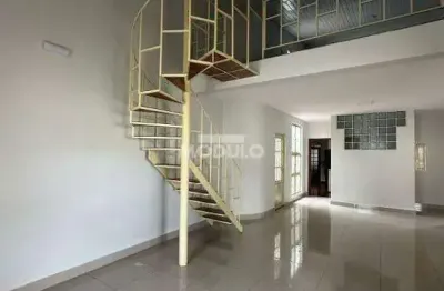 Casa com 4 quartos para alugar na Rua Antônio de Souza Franqueiro, --, Santa Mônica, Uberlândia