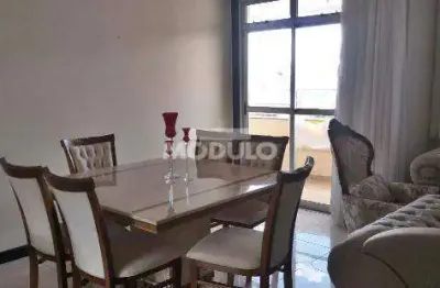 Apartamento com 2 quartos para alugar na Rua Carmo Gifoni, --, Martins, Uberlândia