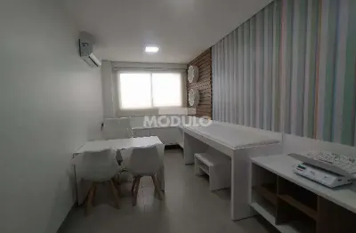 Sala comercial para alugar na Avenida Raulino Cotta Pacheco, --, Osvaldo Rezende, Uberlândia