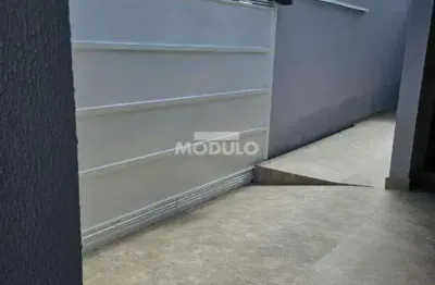 Casa residencial para locação no bairro alto umuarama
