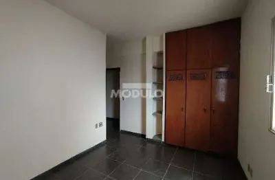 Apartamento com 3 quartos para alugar na Avenida João Pessoa, --, Martins, Uberlândia