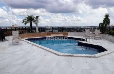 Apartamento residencial mobiliado disponível para locação no bairro Centro.