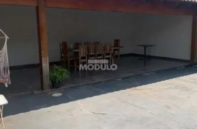 Casa com 3 quartos à venda na Rua Valdeci Pereira da Silva, --, Taiaman, Uberlândia