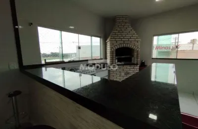 Casa com 3 quartos à venda na Avenida Aspirante Mega, --, Jardim Patrícia, Uberlândia