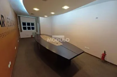 Prédio para alugar na Avenida João Pinheiro, --, Centro, Uberlândia