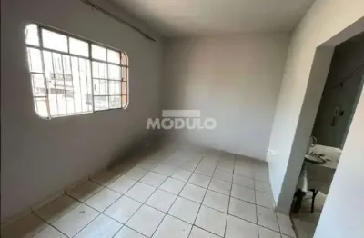 Apartamento com 2 quartos para alugar na Rua Arlindo Teixeira, --, Martins, Uberlândia