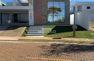 Exelente casa com fino acabamento em condominio arts