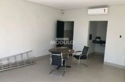 Sala comercial para alugar na Rua Emborcação, --, Granada, Uberlândia