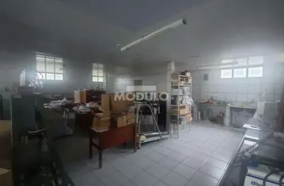 Sala comercial para alugar na Rua Aguapé, --, Chácaras Tubalina e Quartel, Uberlândia