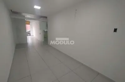 Ponto comercial para alugar na Avenida Ortízio Borges, --, Santa Mônica, Uberlândia