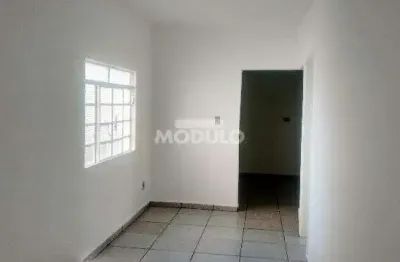 Cômodo comercial para locação bairro nossa senhora aparecida