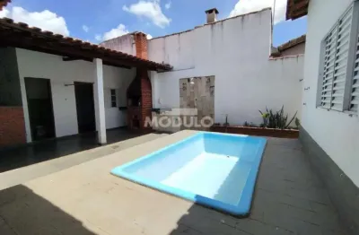 Casa com 3 quartos à venda na Rua ÂNgelo Zocolli, --, Custódio Pereira, Uberlândia