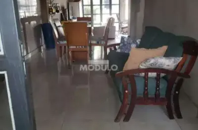 Casa residencial à venda, 3 quartos, 2 suítes, 1 vaga, sao jorge - uberlândia/mg