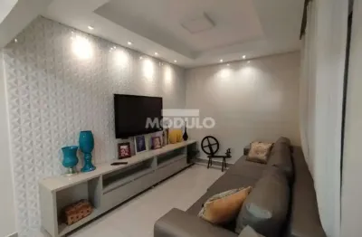 Casa com 3 quartos à venda na Rua Nêgo Amâncio, --, Jardim Patrícia, Uberlândia
