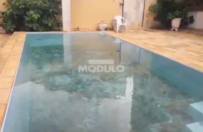 Casa com 4 quartos à venda na Rua da Carioca, --, Patrimônio, Uberlândia